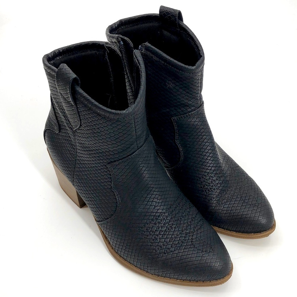 SM New York Size 7 “Amelia” Western Style Booties Faux Snakeskin Vegan Leather